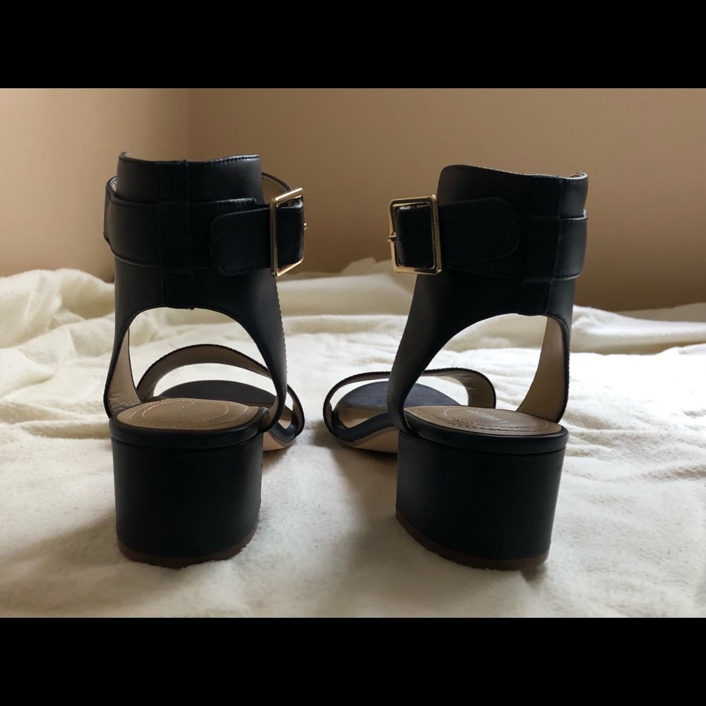 Land’s End Navy Ankle Strap Sandals - Picture 2 of 4